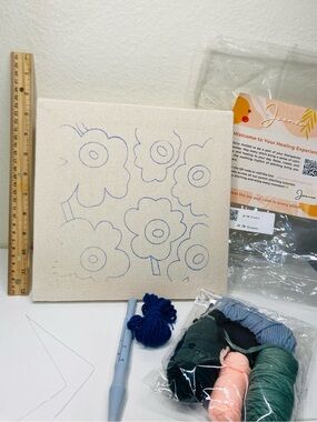NEW Jaenea Floral Punch Needle Canvas with Punch Needle & Yarn Kit